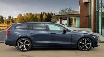 2025 Volvo 2.0 B4 MHEV Plus DCT Auto Euro 6 5-door (Blue) - Image: 2