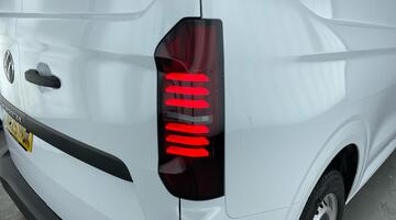 2025 Volkswagen T32 65kWh Commerce Plus Auto RWD SWB 5-door (White) - Image: 15