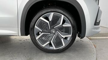 2025 Škoda 2.0 TDI SportLine DSG 4WD Euro 6 5-door (7 Seat) (Silver) - Image: 5