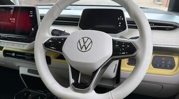 2024 Volkswagen Pro 77kWh Life Auto 5-door (Multicolour) - Image: 25