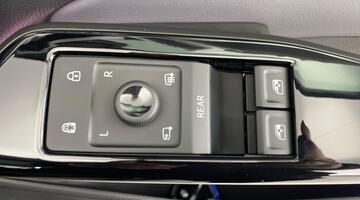 2025 Volkswagen Pro 77kWh Black Edition Auto 5-door (Black) - Image: 20