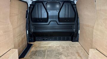 2025 Volkswagen 2.0 TDI T28 Commerce Plus FWD SWB Euro 6 5-door (White) - Image: 29