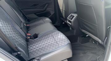 2025 Volkswagen TSI eHybrid 19.7kWh R-Line Edition DSG Euro 6 5-door (White) - Image: 10