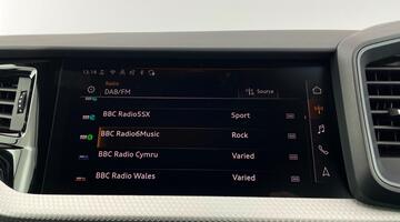 2025 Audi 1.0 TFSI 30 S line Sportback S Tronic Euro 6 5-door (White) - Image: 25