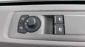 2025 Volkswagen 2.0 TDI T3Commerce Auto FWD SWB Euro 6 5-door (Grey) - Image: 19