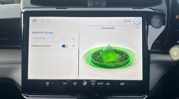 2026 Ford Standard Range 43kWh Premium Auto 5-door (Yellow) - Image: 11