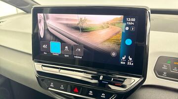 2022 Volkswagen Pro Performance 58kWh Family Auto 5-door (White) - Image: 7