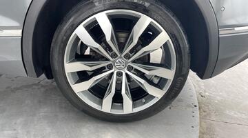 2017 Volkswagen 2.0 TSI R-Line DSG 4Motion Euro 6 5-door (Grey) - Image: 39