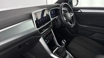 2022 Volkswagen TSI Style 2WD Euro 6 2-door (Multicolour) - Image: 2