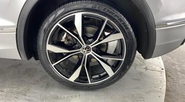 2020 Volkswagen 2.0 TDI R-Line DSG 4Motion Euro 6 5-door (Silver) - Image: 33