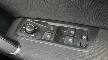 2025 Volkswagen TSI EVO R-Line DSG Euro 6 5-door (Grey) - Image: 22