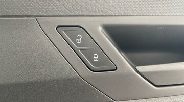 2025 Volkswagen 2.0 TDI C20 Commerce LWB Euro 6 6-door (White) - Image: 20