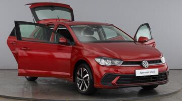 2022 Volkswagen 1.0 TSI Life DSG Euro 6 5-door (Red) - Image: 9