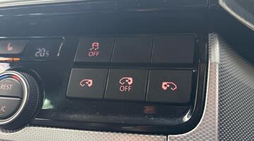 2016 Volkswagen 2.0 BiTDI BlueMotion Tech Executive 4Motion Euro 6 5-door (Silver) - Image: 38