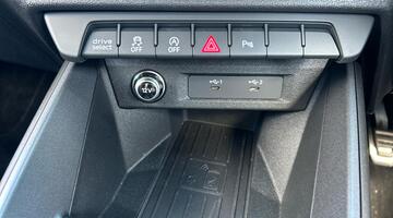 2025 Audi 1.0 TFSI 30 S line Sportback Euro 6 5-door (Green) - Image: 30