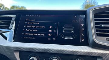 2025 Audi 1.0 TFSI 30 S line Sportback S Tronic Euro 6 5-door (Black) - Image: 37