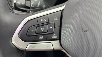 2025 Volkswagen ETSI MHEV Life DSG Euro 6 5-door (Purple) - Image: 27