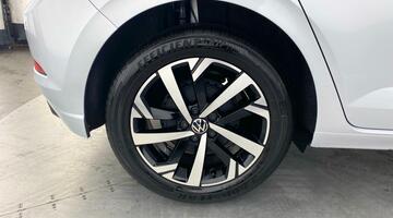 2025 Volkswagen 1.0 TSI Match DSG Euro 6 5-door (Silver) - Image: 17