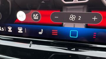 2025 Volkswagen ETSI MHEV R-Line DSG Euro 6 5-door (Grey) - Image: 17