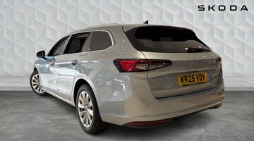 2025 Škoda 2.0 TDI SE Technology DSG Euro 6 5-door (Silver) - Image: 3
