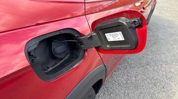 2025 Volkswagen 1.0 TSI R-Line DSG Euro 6 5-door (Red) - Image: 27