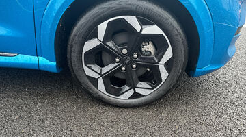 2025 Ford Standard Range 43kWh Premium Auto 5-door (Blue) - Image: 26