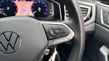 2023 Volkswagen 1.0 TSI R-Line DSG Euro 6 5-door (Black) - Image: 29