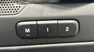 2025 Volvo 2.0 B4 MHEV Plus DCT Auto Euro 6 5-door (Blue) - Image: 25