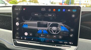 2025 Volkswagen ETSI MHEV R-Line DSG Euro 6 5-door (Grey) - Image: 16