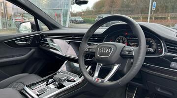 2025 Audi 4.0 TFSI V8 Black Edition Tiptronic quattro Euro 6 5-door (White) - Image: 6