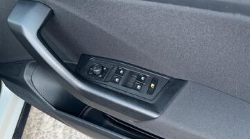 2023 Volkswagen 1.0 TSI Life Euro 6 5-door (Grey) - Image: 22