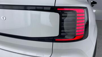 2025 Volvo Single Motor Extended Range 69kWh Plus Auto 5-door (White) - Image: 25