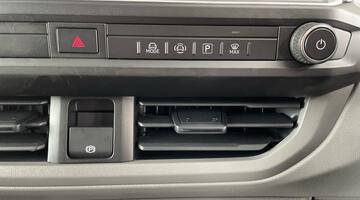 2025 Volkswagen 2.0 TDI T3Commerce Plus FWD SWB Euro 6 5-door (Grey) - Image: 16