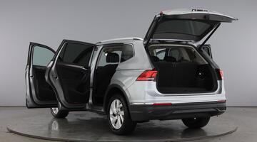 2021 Volkswagen 2.0 TDI Life DSG Euro 6 5-door (Silver) - Image: 11