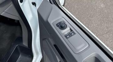 2025 Volkswagen 2.0 TDI T28 Commerce Plus FWD SWB Euro 6 5-door (White) - Image: 27