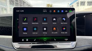 2025 Volkswagen ETSI MHEV R-Line DSG Euro 6 5-door (Grey) - Image: 7