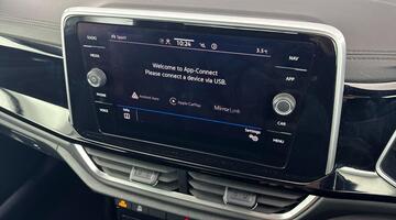 2022 Volkswagen TSI R-Line 2WD Euro 6 2-door (Red) - Image: 17