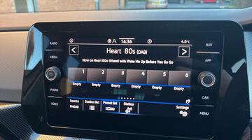 2025 Volkswagen 1.0 TSI Match Euro 6 5-door (Grey) - Image: 9