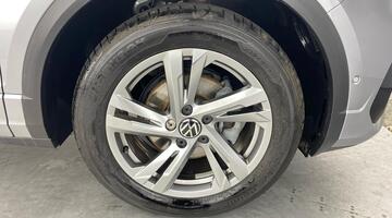 2025 Volkswagen TSI R-Line Euro 6 5-door (Silver) - Image: 5