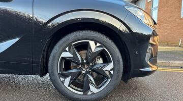 2025 CUPRA ETSI V2 DSG Euro 6 5-door (Black) - Image: 5