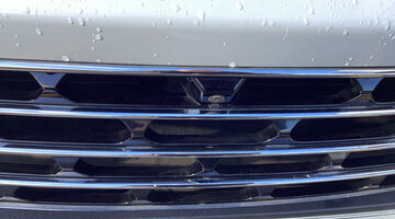 2020 Ford EcoBoost Titanium First Edition Euro 6 5-door (White) - Image: 19