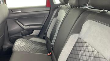 2022 Volkswagen 1.0 TSI R-Line Euro 6 5-door (Red) - Image: 33