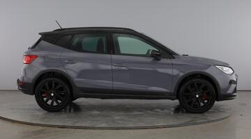2025 SEAT 1.0 TSI FR Black Edition Euro 6 5-door (Grey) - Image: 4