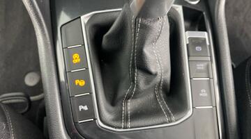 2022 Volkswagen TSI R-Line DSG Euro 6 5-door (Black) - Image: 17