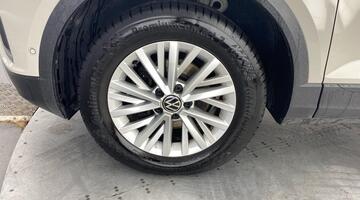 2022 Volkswagen 1.0 TSI Life Euro 6 5-door (Grey) - Image: 36