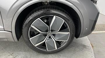 2025 Volkswagen 3.0 TDI V6 Black Edition Tiptronic 4Motion Euro 6 5-door (Grey) - Image: 5