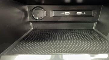 2022 Volkswagen 2.0 TDI R-Line DSG Euro 6 5-door (White) - Image: 13