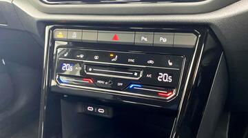 2025 Volkswagen TSI Black Edition Euro 6 5-door (White) - Image: 13