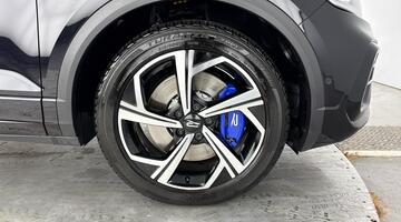 2025 Volkswagen 2.0 TSI R DSG 4Motion Euro 6 5-door (Black) - Image: 5