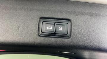 2025 Audi 100kWh Edition 1 Auto quattro 5-door (White) - Image: 39